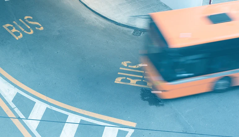 Accidente Autobús: Guía Completa para Reclamar tu Indemnización 2025