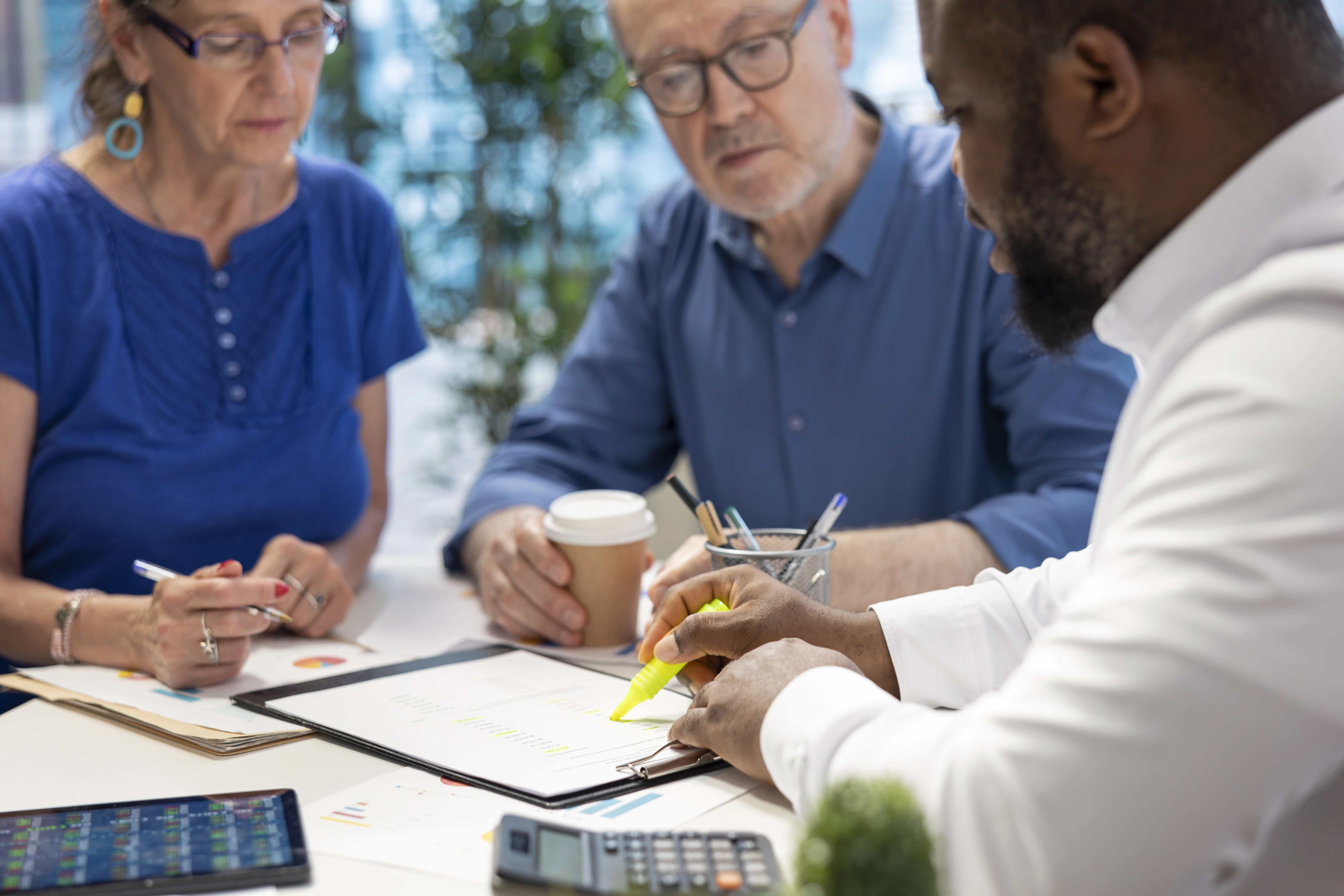 ¿Cómo comparar tiempos de indemnización entre Allianz, Mapfre y AXA en España y qué gestiones ayudan a evitar demoras?